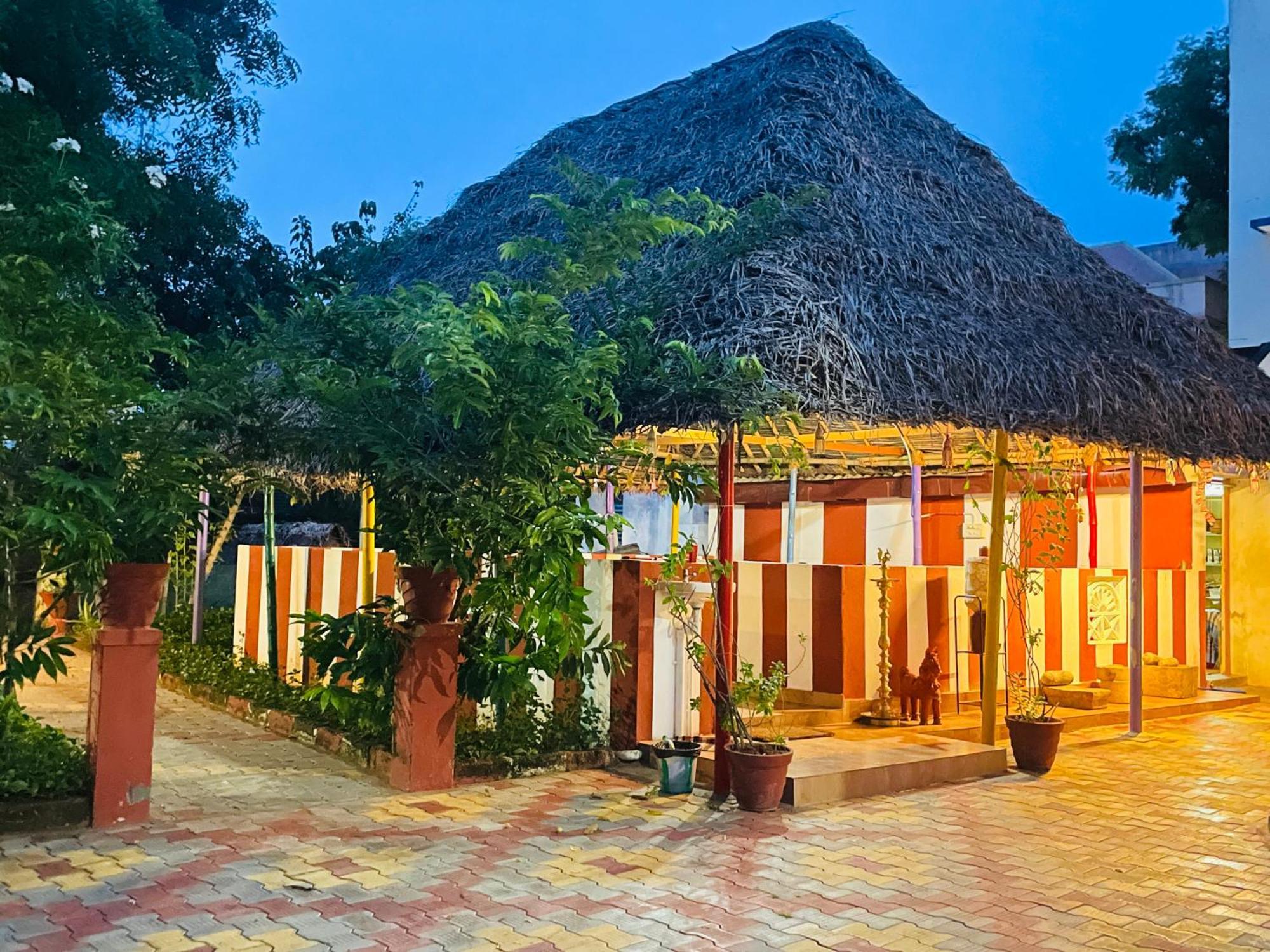 Chola Heritage Resort Karaikkudi Bagian luar foto