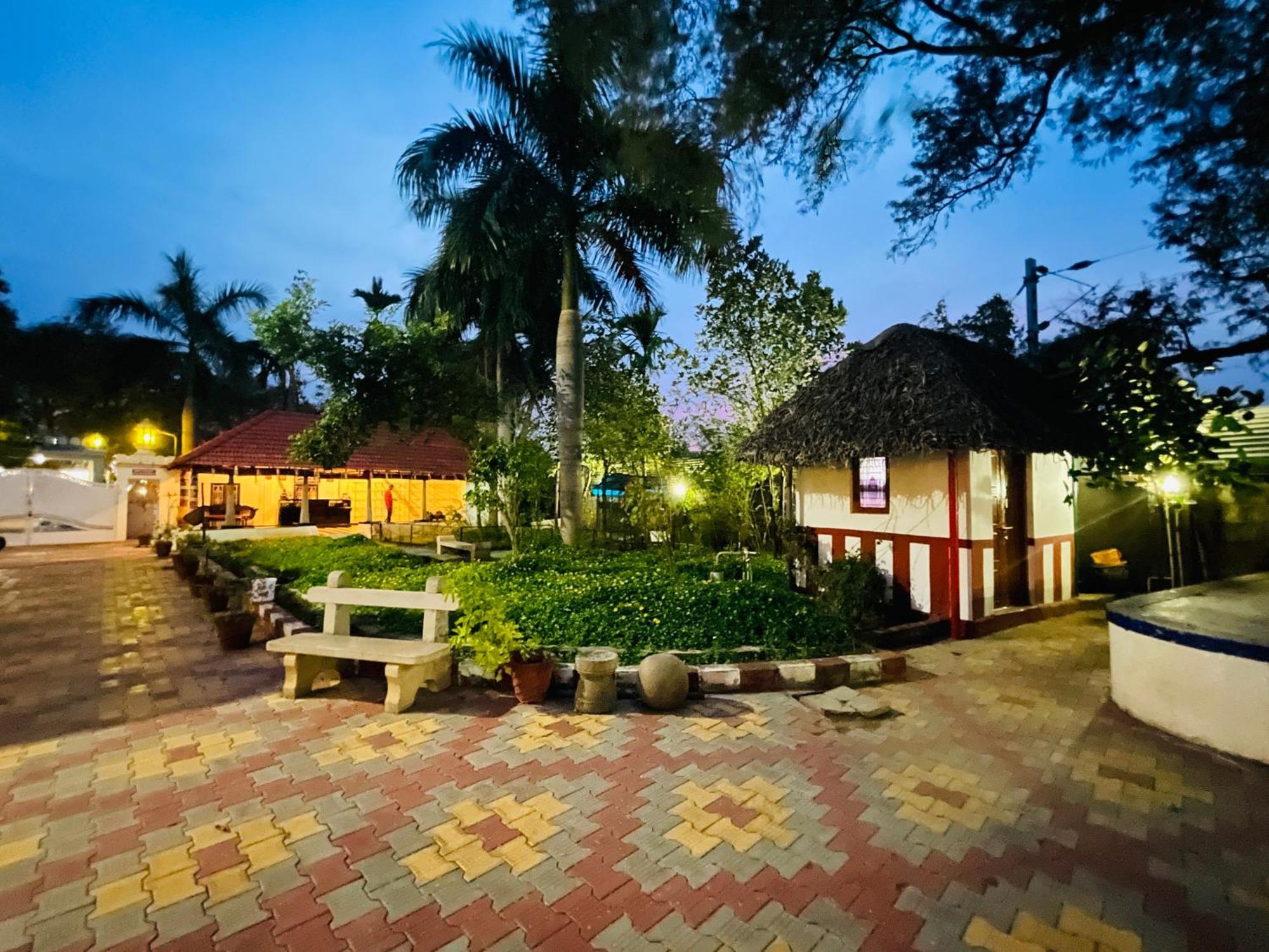 Chola Heritage Resort Karaikkudi Bagian luar foto