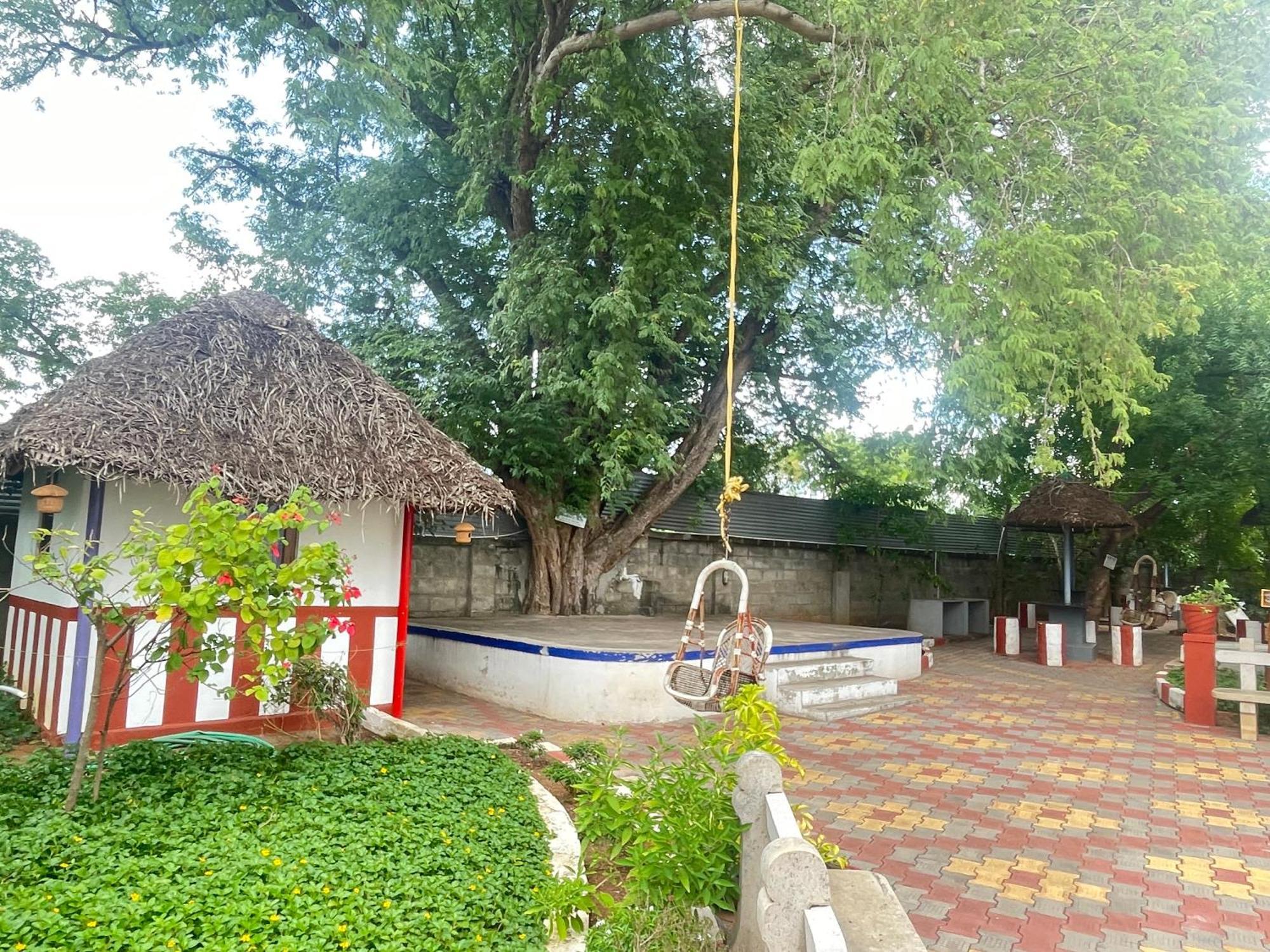 Chola Heritage Resort Karaikkudi Bagian luar foto