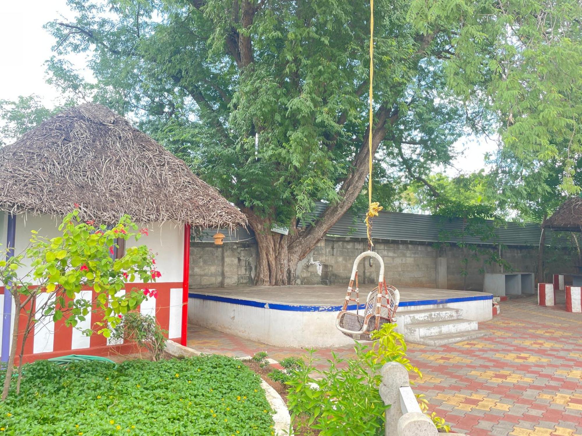 Chola Heritage Resort Karaikkudi Bagian luar foto