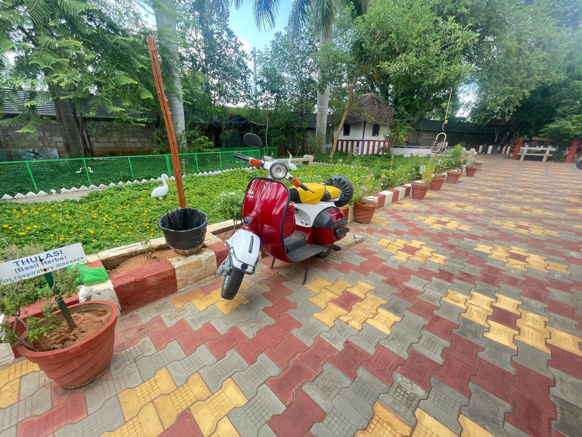 Chola Heritage Resort Karaikkudi Bagian luar foto